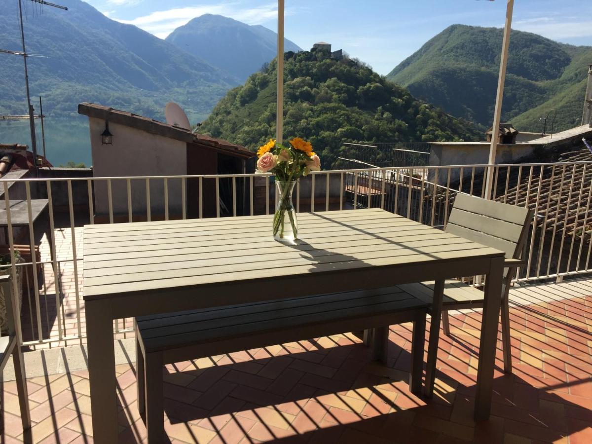 קסטל די טורה Stanza Privata In Attico Con Terrazza - Lakeholiday It מראה חיצוני תמונה